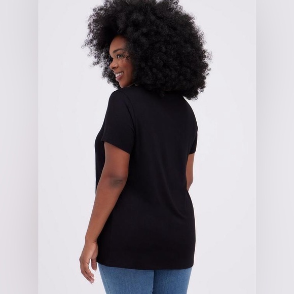 Torrid Perfect Tee - Super Soft Busy Floral Skull Black NWT - Picture 3 of 10